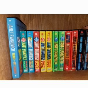 Lot of Janet Evanovich books